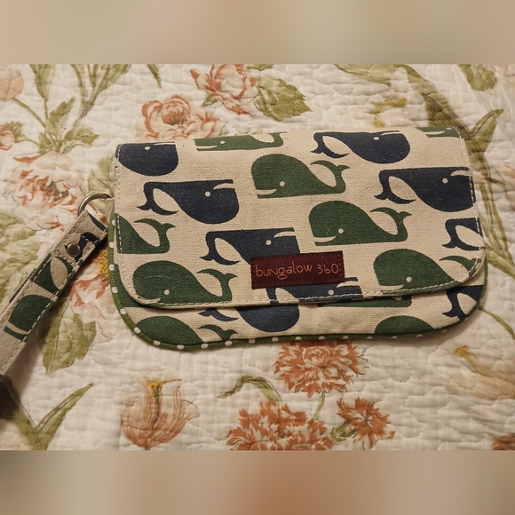 Bungalow 360 Whale Clutch Wallet Handbag Whale Print NWOT - Picture 1 of 9